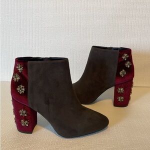 By Feryl Robin embellished velvet chunky heels booties, size 9